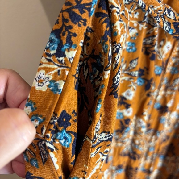 BAND OF GYPSIES Sz M Floral Wrap Bodice Jumpsuit 100% Viscose Flare Sleeve - Picture 3 of 9